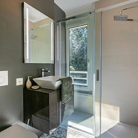 Dom Gaudiego Konstancin Jeziorna *