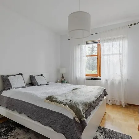 Dom Gaudiego Konstancin Jeziorna