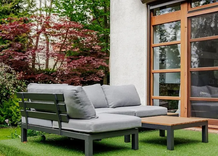 Dom Gaudiego Konstancin Jeziorna Feriehus *