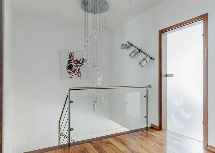 Dom Gaudiego Konstancin Jeziorna Feriehus