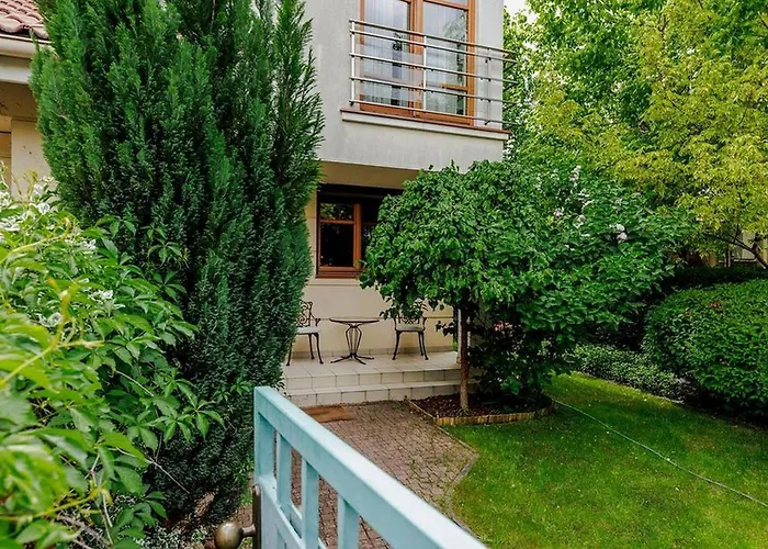 Feriehus Dom Gaudiego Konstancin Jeziorna Bielawa (Piaseczno)